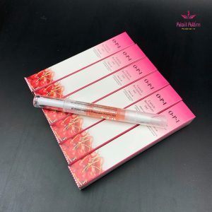 Bút dưỡng viền móng OPI sử dụng dễ dàng