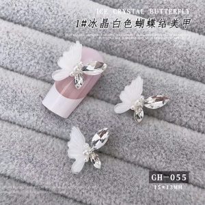 4 con bướm thủy tinh