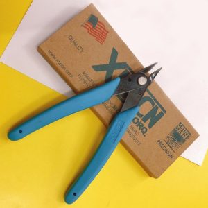 Kềm tháo đá giúp tháo đá trên móng hiệu quả