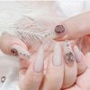Sử dụng keo 401 dán móng nail
