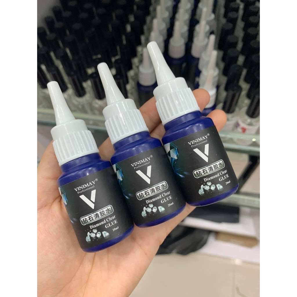 Sử dụng Nước Làm Sáng Đá Nail Diamond Clean Glue